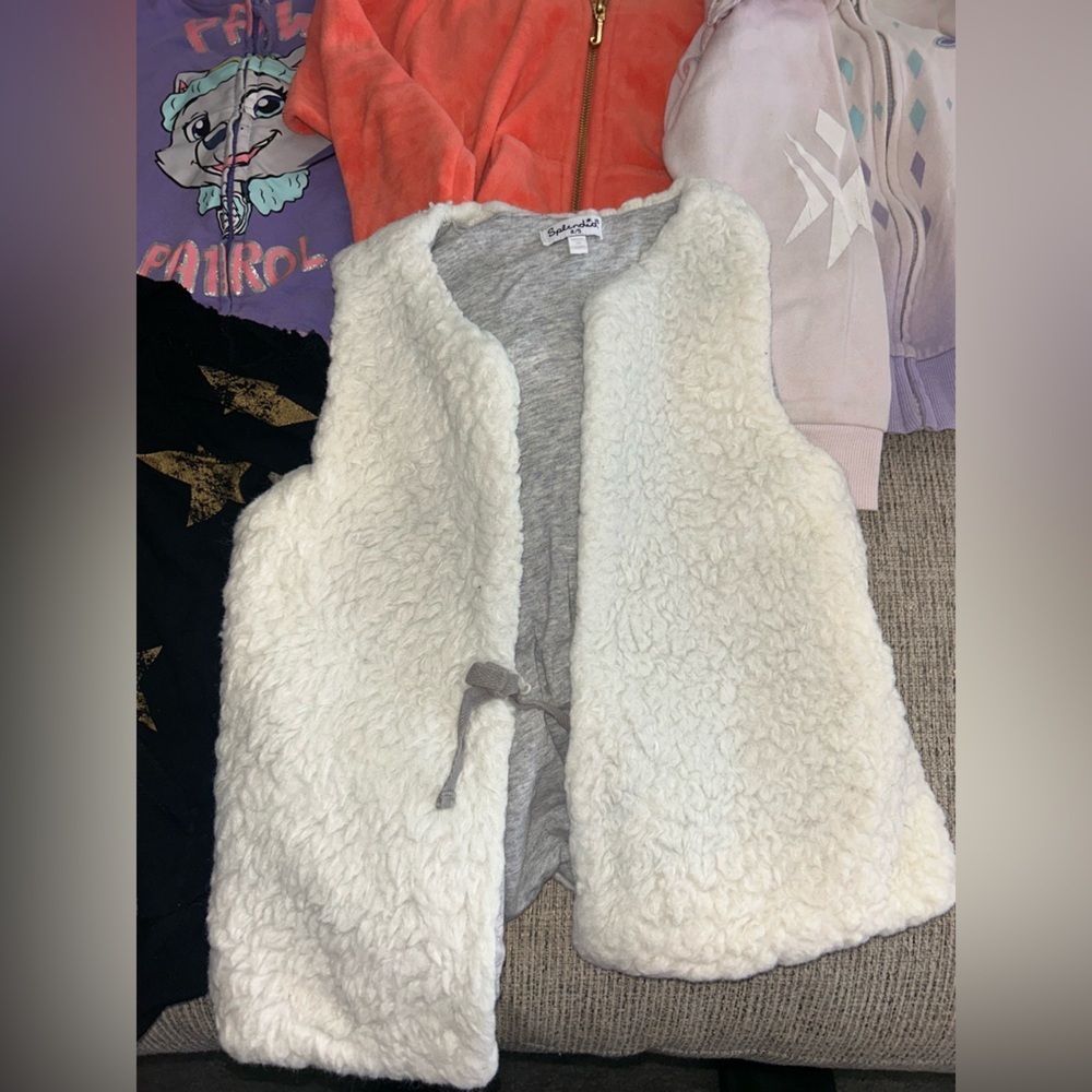 Lot of 6 zip up hoodies and vest for girls size 4 and 5 - Picture 4 of 13